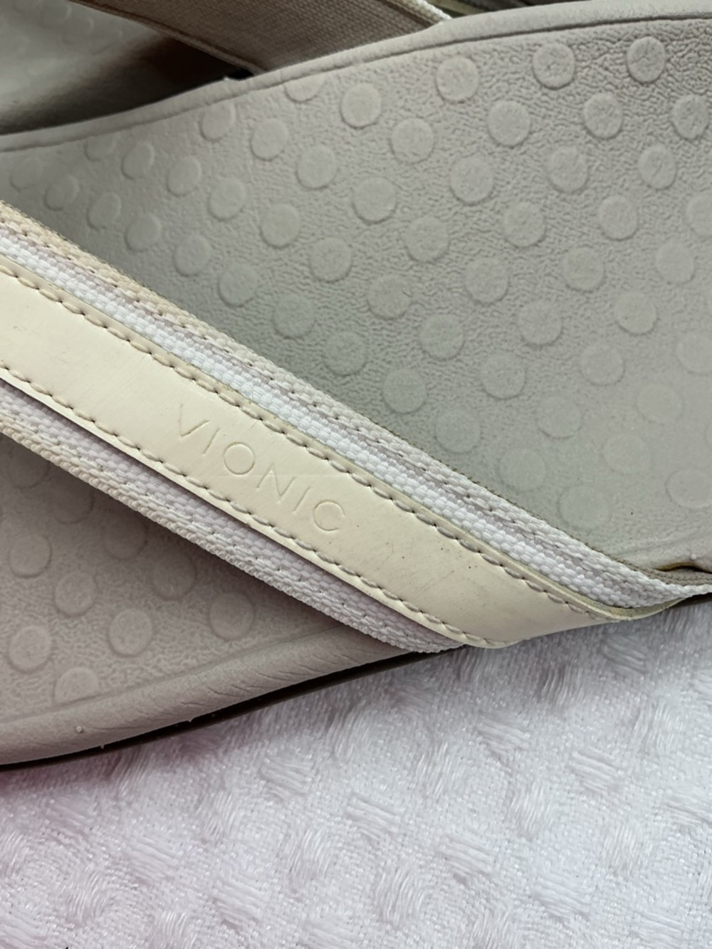 Vionic Beige Cream Thong Sandals - Picture 3 of 10